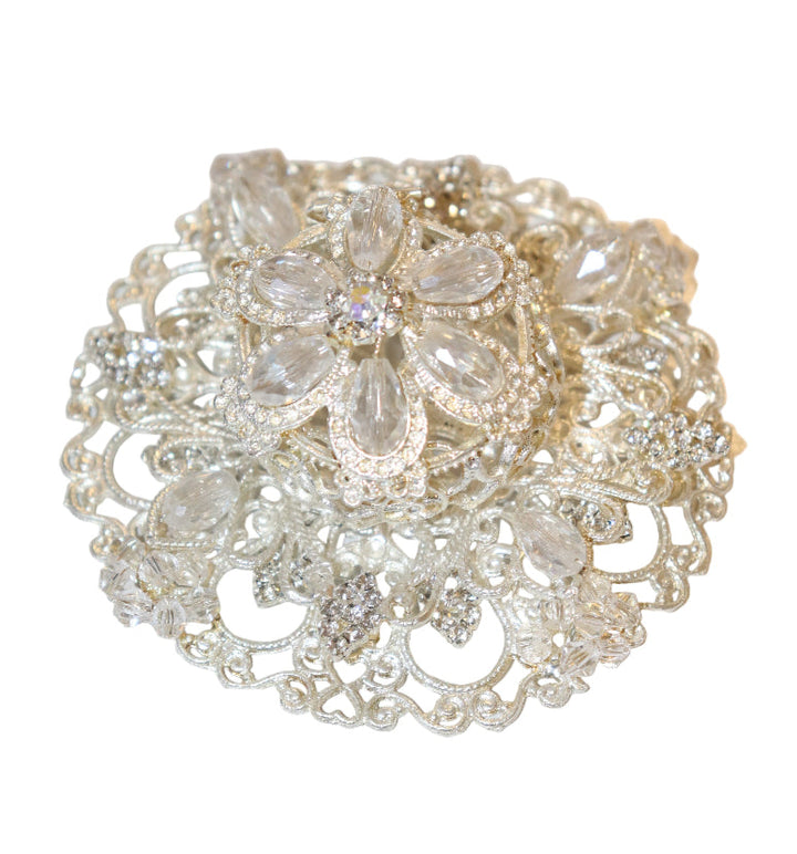 Fancy Silver Flower Arras