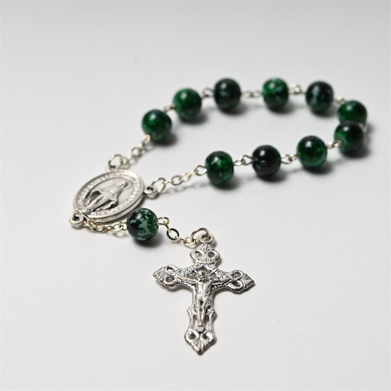 8mm Green Glass Single Decade Rosary