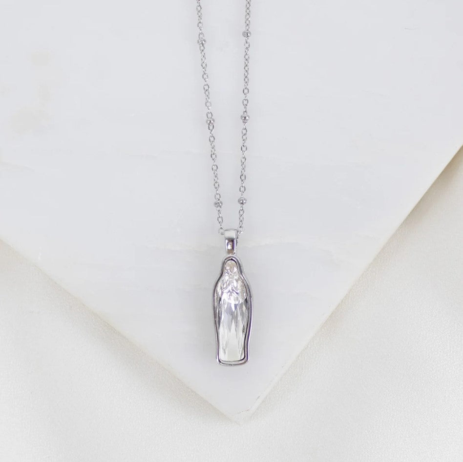 18" Queen of the Universe Petite Necklace