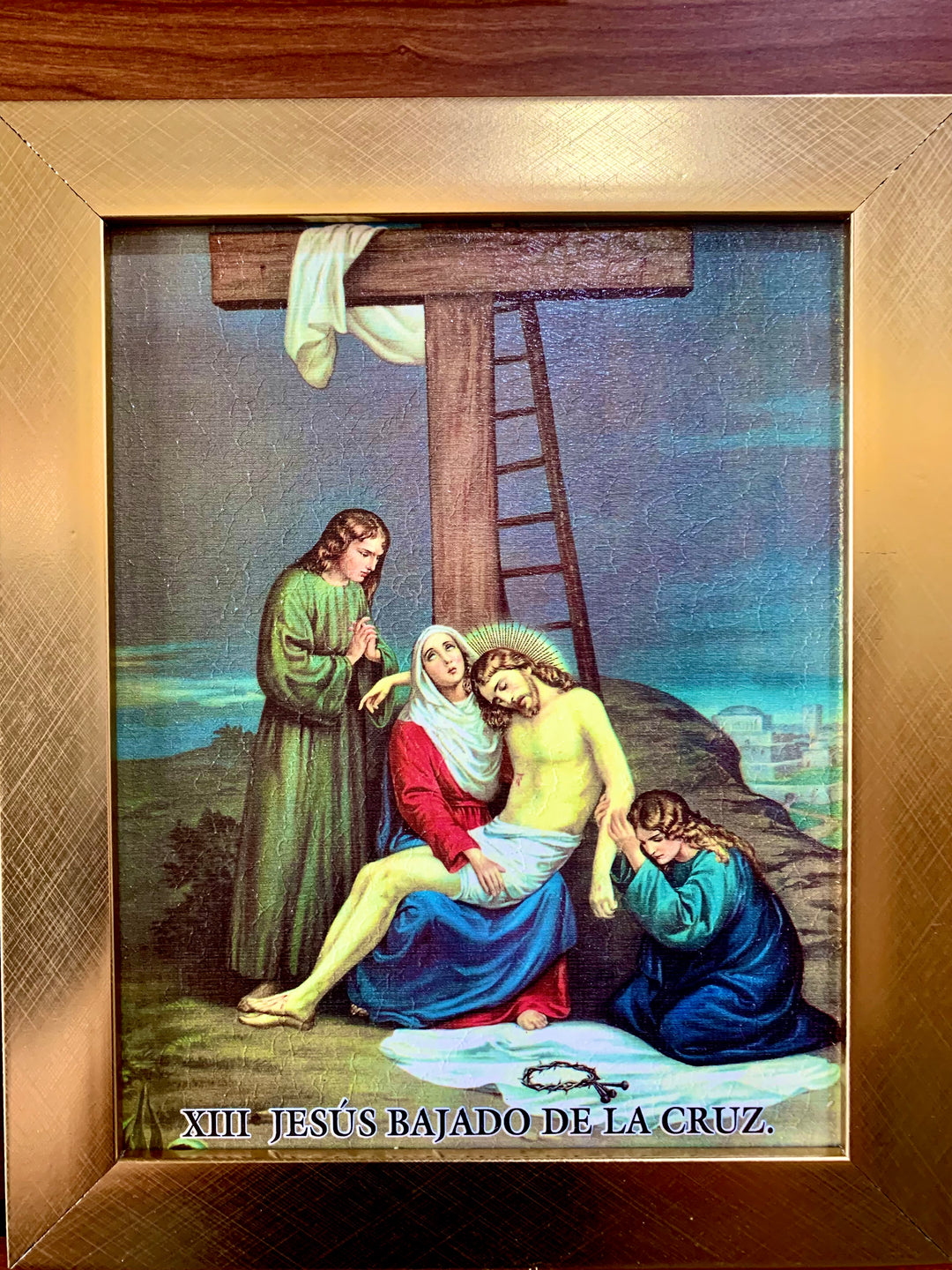 15 Piece Gold Frame "Stations of the Cross" Artworks in Spanish