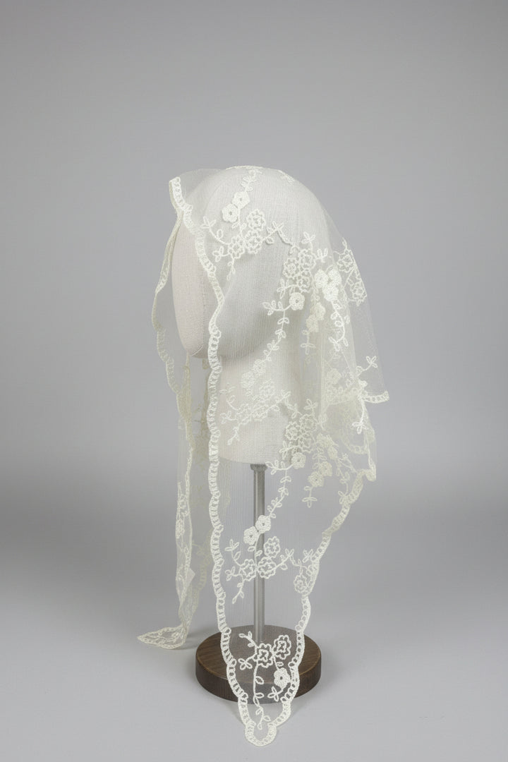 Triangular Lace Veil